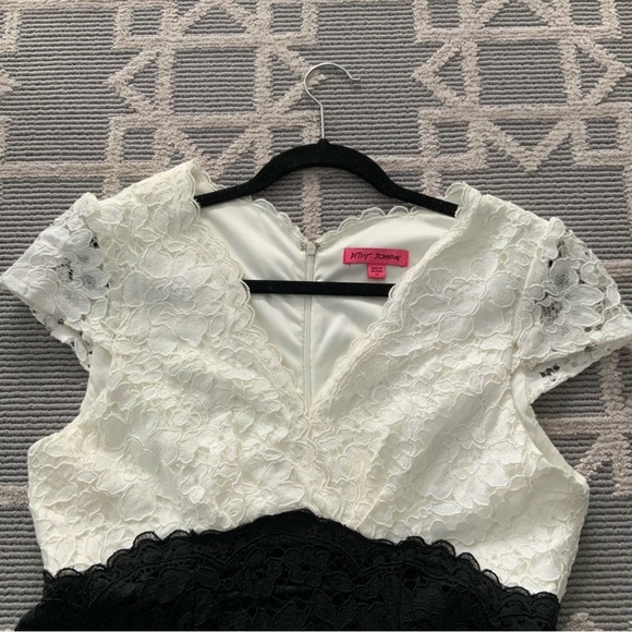 Betsey Johnson Black White Lace Fit and Flare - Picture 6 of 13